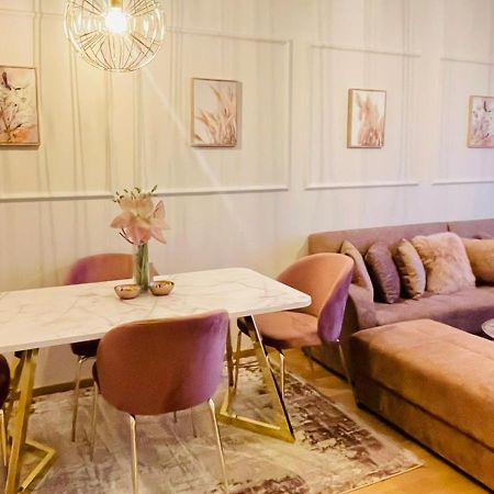 Stan Na Dan "Apartman Purple" Apartment Banja Luka Ngoại thất bức ảnh