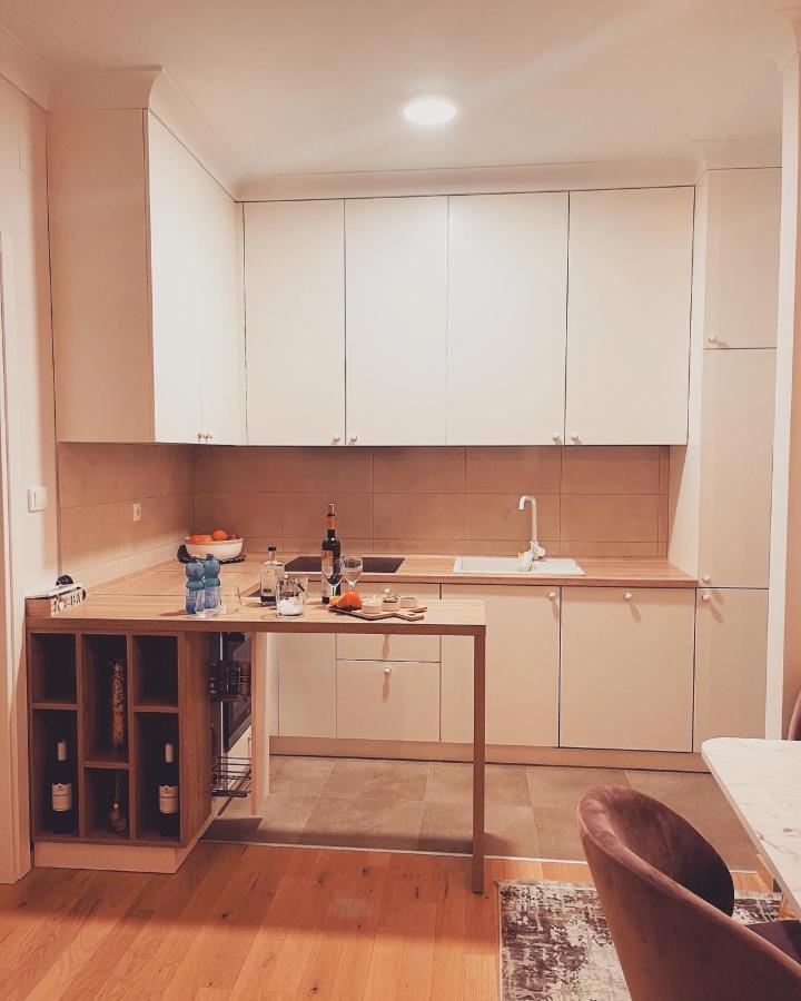 Stan Na Dan "Apartman Purple" Apartment Banja Luka Ngoại thất bức ảnh