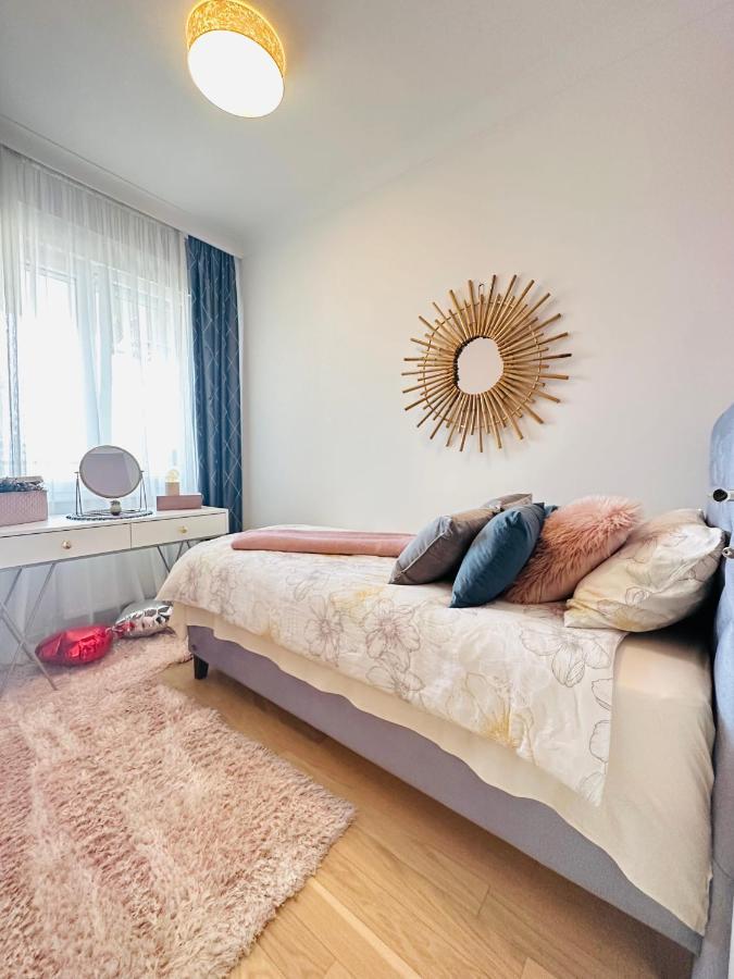 Stan Na Dan "Apartman Purple" Apartment Banja Luka Ngoại thất bức ảnh