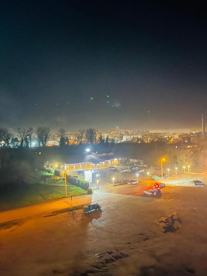 Stan Na Dan "Apartman Purple" Apartment Banja Luka Ngoại thất bức ảnh